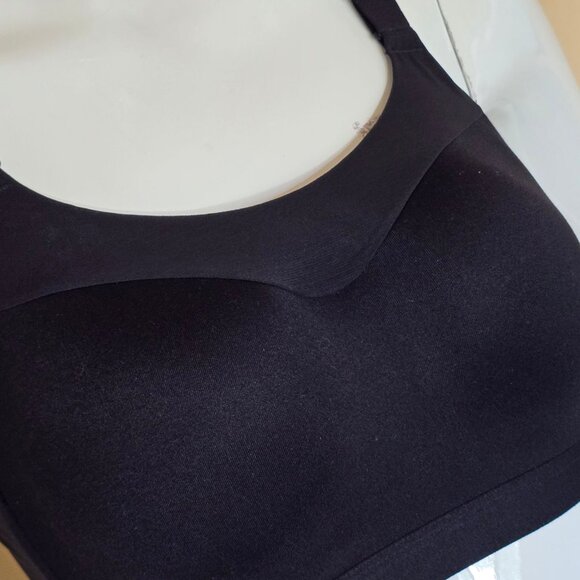 NWOT - VICTORIA'S SECRET On Point Incredible High Impact Sports Bra sz 36C - Picture 4 of 8